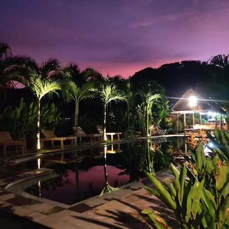 Palm Green Hotel Kuta  Екстер'єр фото