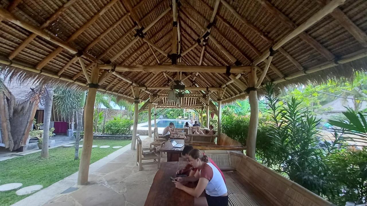 Palm Green Hotel Kuta  Екстер'єр фото
